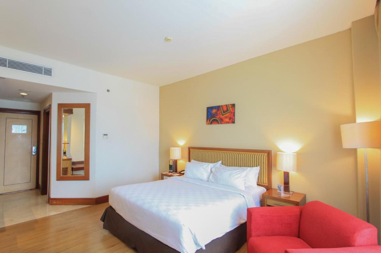 Swiss-Belhotel Maleosan Manado Exterior photo