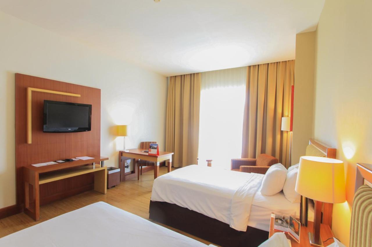 Swiss-Belhotel Maleosan Manado Exterior photo