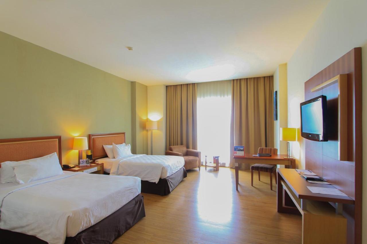 Swiss-Belhotel Maleosan Manado Exterior photo