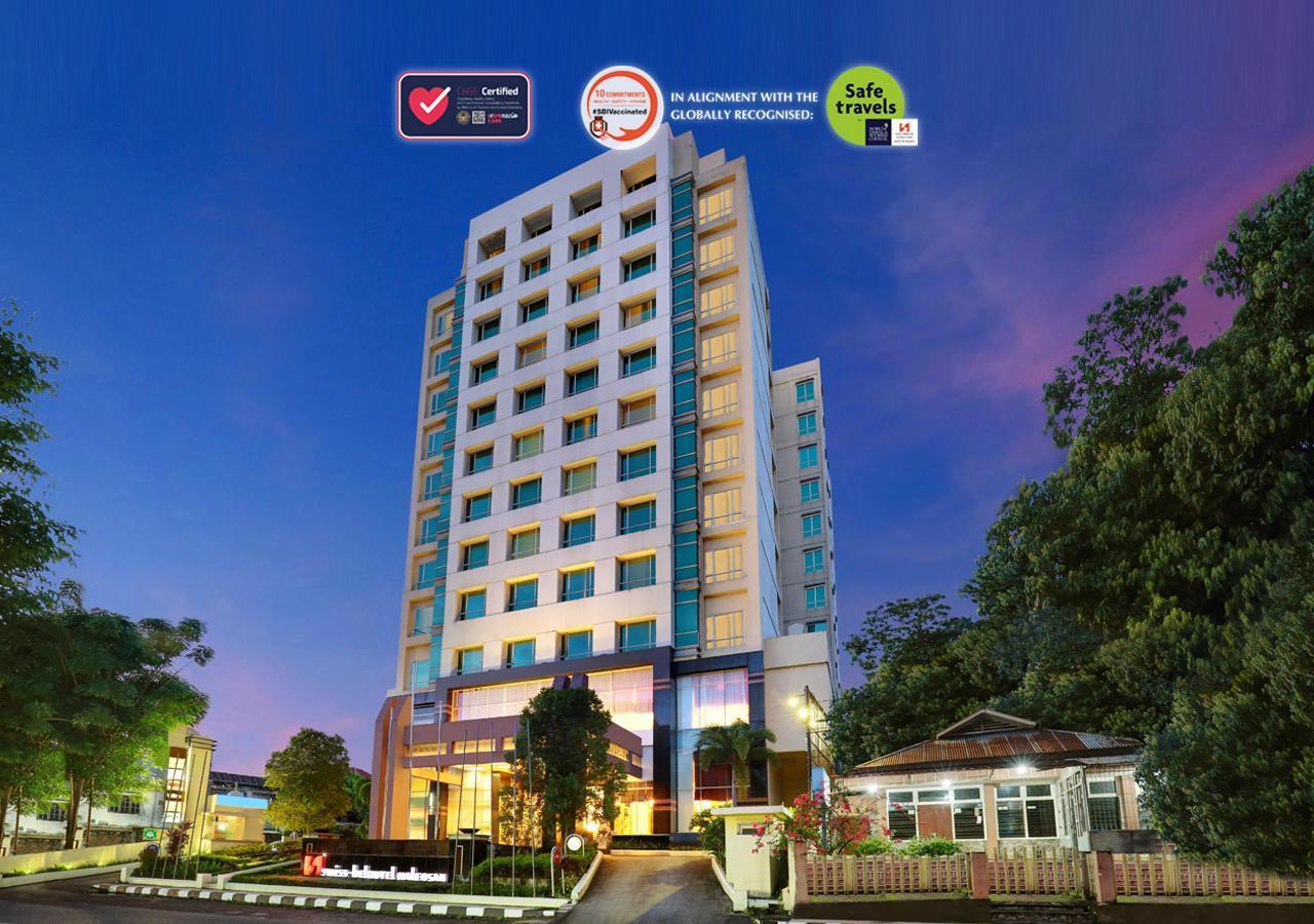 Swiss-Belhotel Maleosan Manado Exterior photo