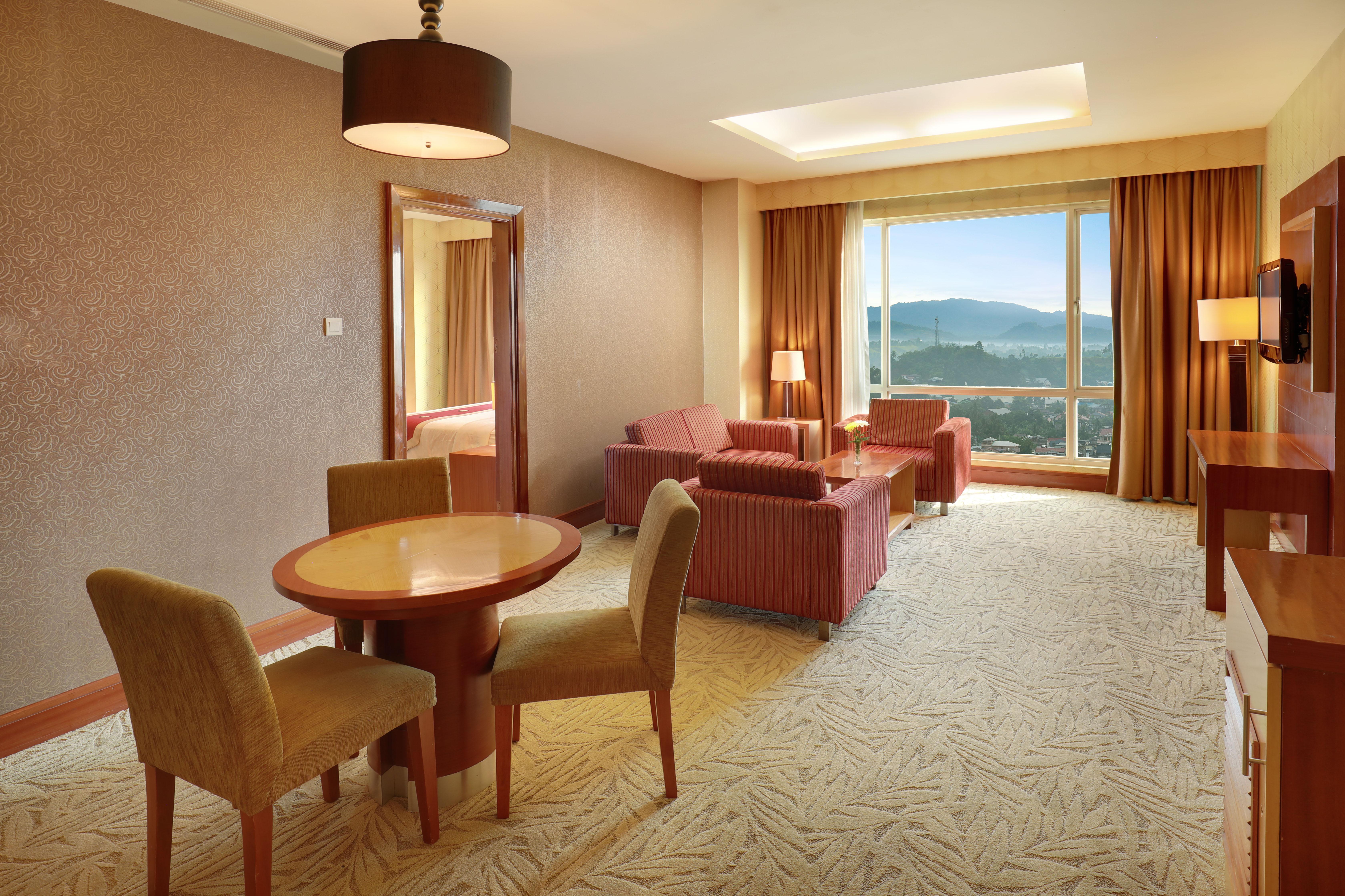 Swiss-Belhotel Maleosan Manado Exterior photo