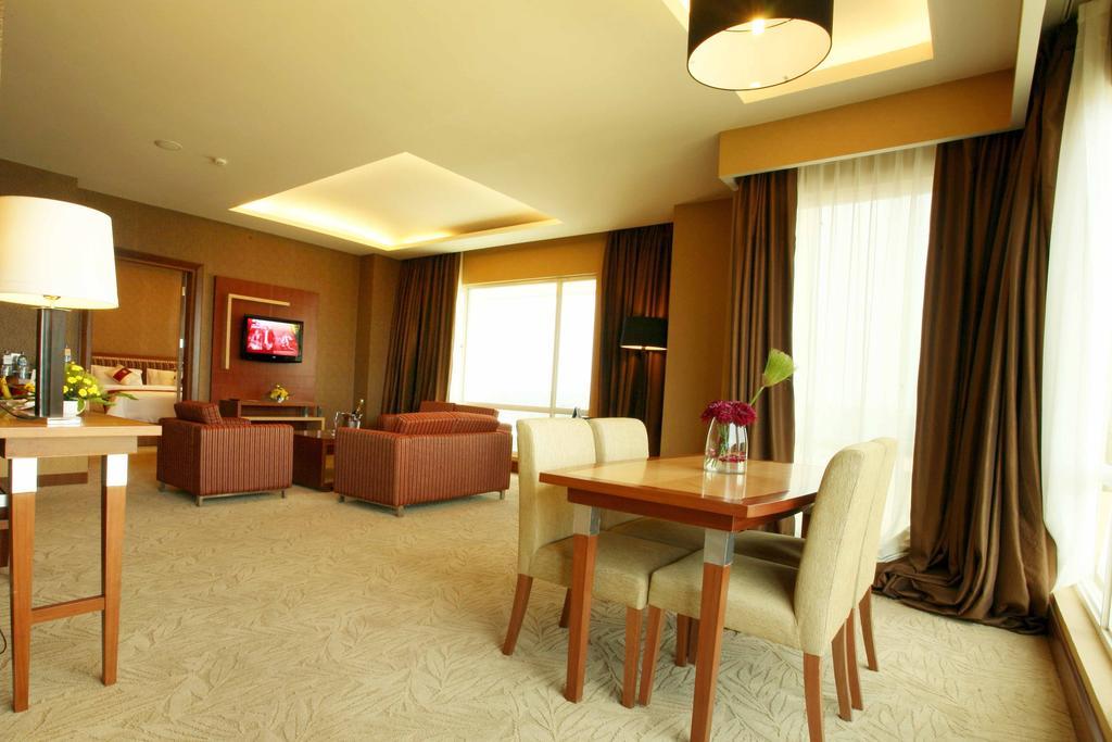 Swiss-Belhotel Maleosan Manado Exterior photo