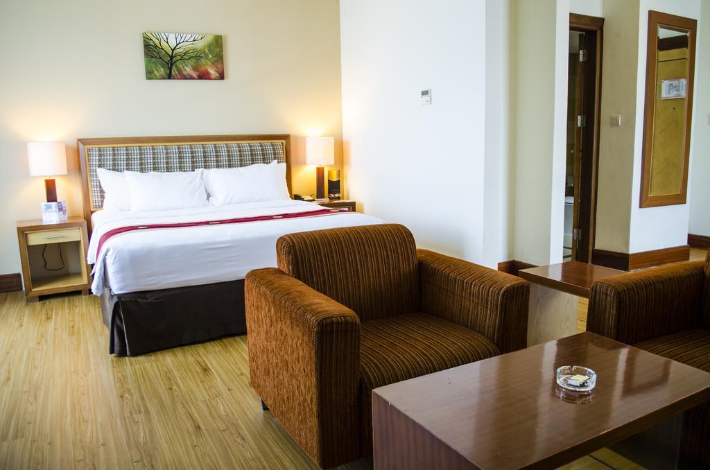 Swiss-Belhotel Maleosan Manado Exterior photo